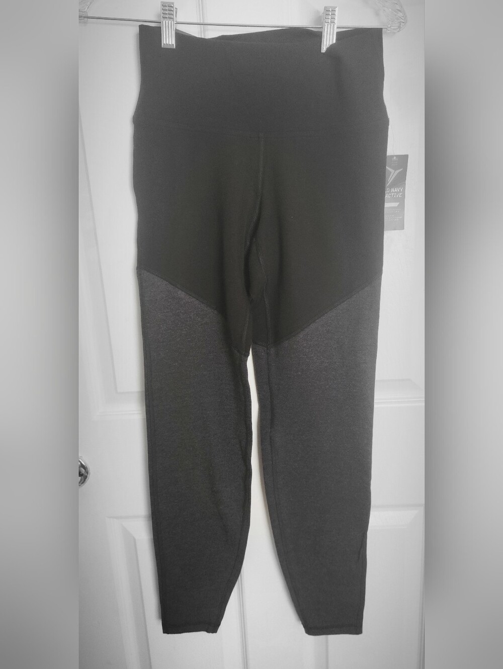 Old Navy Active Go-Dry Fitted Top - Black